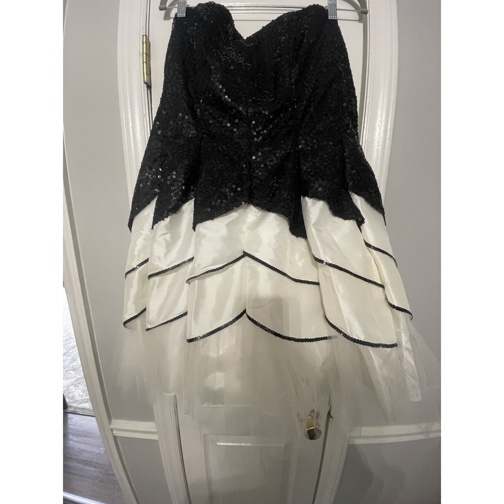 Masquerade Strapless Sequin Tulle Layered Cocktail Dress Black/White 16